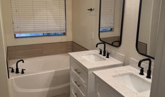 4022 E CHERRY HILLS Dr, Chandler, AZ 85249