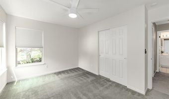 1048 Oak Glen Cir, Ballwin, MO 63021