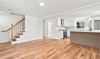 38 Winsor St, Cumberland, RI 02864