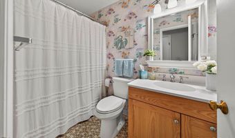 42 Turtle Bay Dr 42, Branford, CT 06405