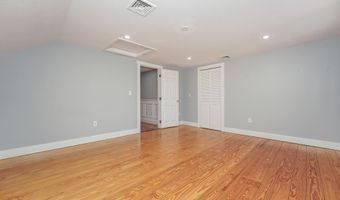 240 Oak St, Centerville, MA 02632