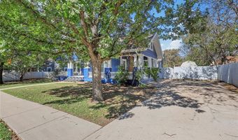 209 E Davis Ave, Alvarado, TX 76009