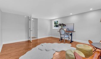 168 Leonardville Rd, Belford, NJ 07718