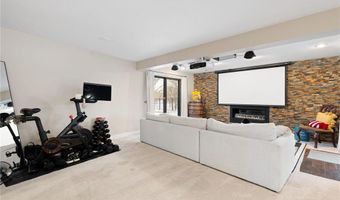 701 4th St SW, Austin, MN 55912