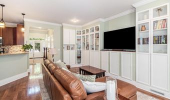 5481 Trillium Crossing Ct, Ann Arbor, MI 48103