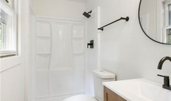 1009 OAK TREE Rd, Akron, OH 44320
