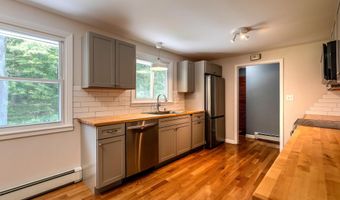 107 Colbrook Dr, Arlington, VT 05250