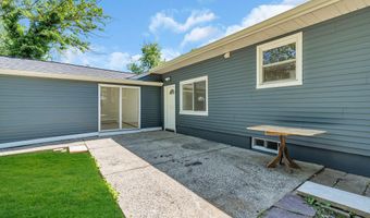 136 Pacific Ave, Beachwood, NJ 08722