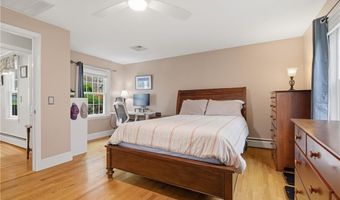 27 Old Meadow Ln, Cumberland, RI 02864