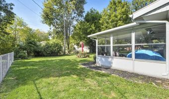 813 Pearse Ave, Auburn, IN 46706