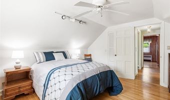 1 Joann Dr, Barrington, RI 02806