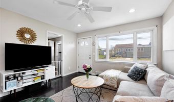3 Kent Pl, Amityville, NY 11701