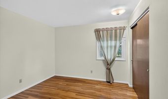 7 Springlake Ct, Ballwin, MO 63011