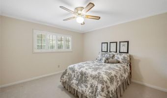 114 Breezeview Dr, Ballwin, MO 63021