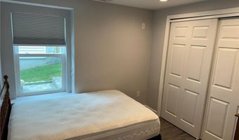 46 Follett Rd, Narragansett, RI 02882