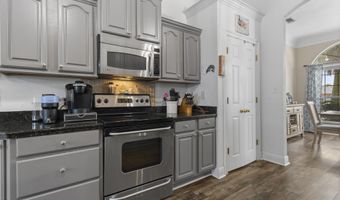 2303 Rue Maison, Biloxi, MS 39532