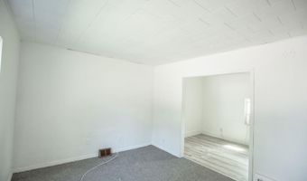 125 S Heckart St, Algona, IA 50511