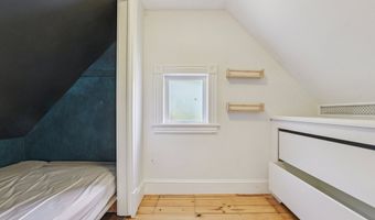 20 School St, Stonington, CT 06355