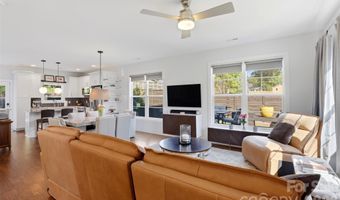 715 E 28th St, Charlotte, NC 28205