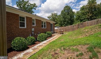 5012 LARNO Dr, Alexandria, VA 22310