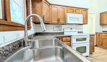 1305 Garrison Rd, Ashtabula, OH 44004