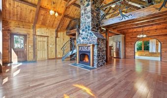 14 E Point Rd, Albrightsville, PA 18210