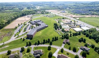 108 Winfield Manor Dr, Adams Twp., PA 16046