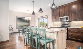 1820 W Thomas Cir, Brandon, SD 57005