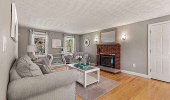 1030 Forest St, North Andover, MA 01845
