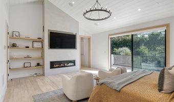 4050 Contera Rd, Encino, CA 91436