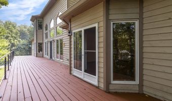 2 Echowood Dr, Algonquin, IL 60102