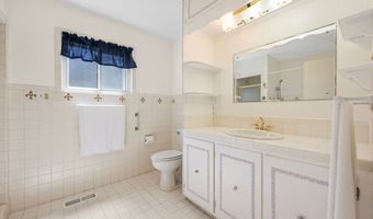 374 W LEXINGTON Ave, Astoria, OR 97103