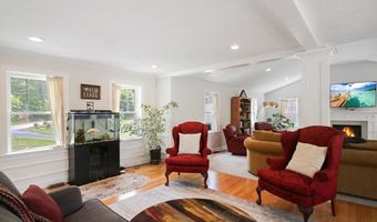 585 Chestnut St, Ashland, MA 01721