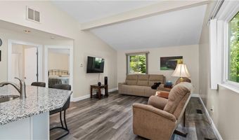 993 Williamsburg Cir, Warwick, RI 02886