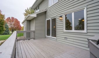 1110 Sandalwood Ct SW, Altoona, IA 50009