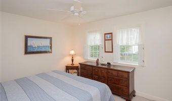 318 Corey Ln, Middletown, RI 02842