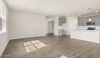 357 Maddox Dr, Aberdeen, NC 28315