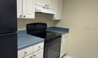 922 LAKE DESTINY Rd F, Altamonte Springs, FL 32714