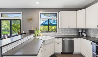 100 Rollingbrook NE, Ada, MI 49301