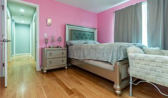 74 Brookhaven Dr, East Providence, RI 02914