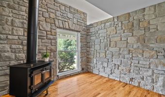 404 Applestone Dr, Ballwin, MO 63021