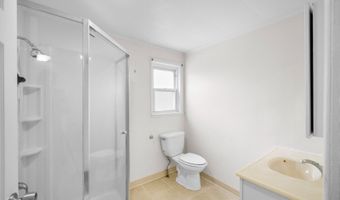 86 W Main St, Bergenfield, NJ 07621