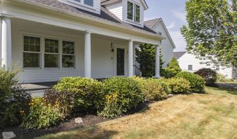 2 Sunnyfield Ln, Falmouth, ME 04105