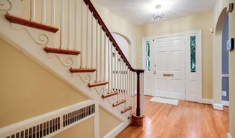 2739 CHESAPEAKE St NW, Washington, DC 20008