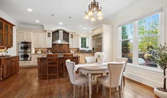 7106 EXETER Rd, Bethesda, MD 20814