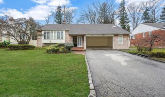 140 Dogwood Rd, Albertson, NY 11576