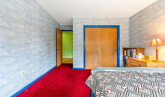 53 Hampton Ave, Auburn, ME 04210