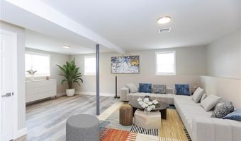 2 Holmes Rd, Coventry, RI 02816