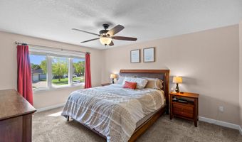 1629 Ashwood Dr, Altoona, IA 50009