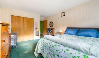 53 Hampton Ave, Auburn, ME 04210